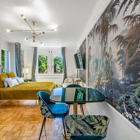 Modern Renaissance - Lakefront *