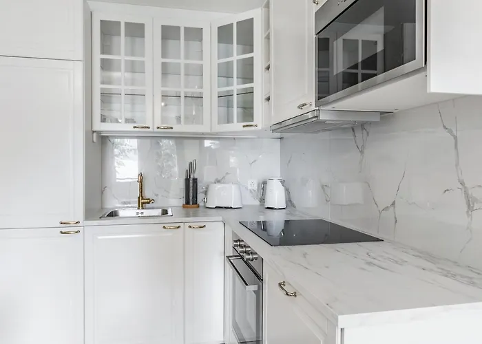 Modern Renaissance - Lakefront * 蒙特勒