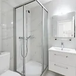 Modern Renaissance – Lakefront Appartement