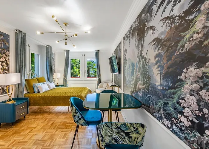 Modern Renaissance – Lakefront *