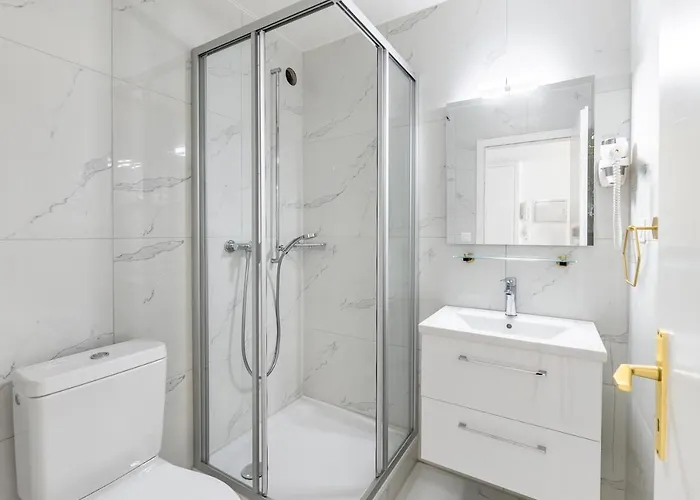 Modern Renaissance – Lakefront Appartement